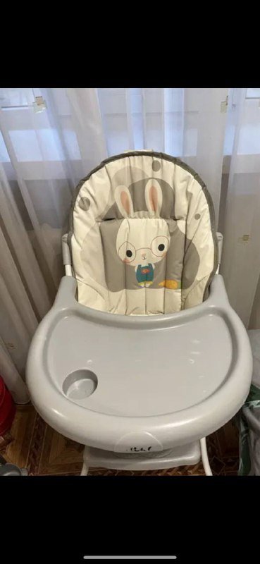 Стульчик для кормления с откидным столом