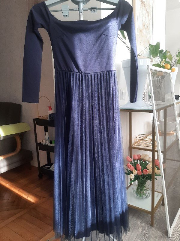 Платье темно-синее 36 размер с плиссированной юбкой