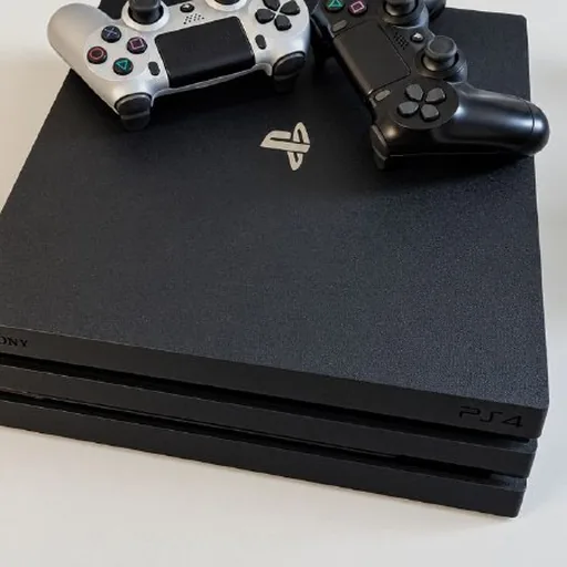 PS4 Pro с двумя джойстиками