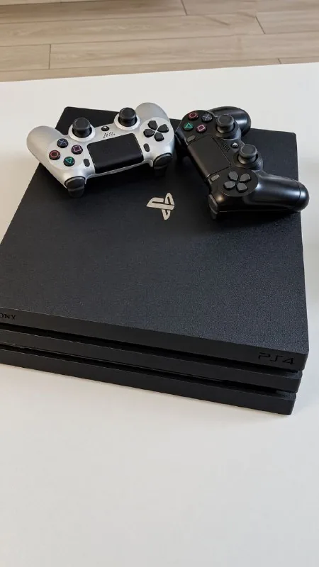 PS4 Pro с двумя джойстиками