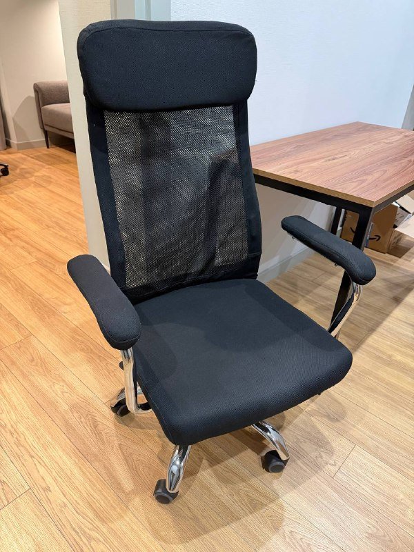 Рабочий стол, офисный стул с дефектом 2