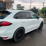 Porsche Cayenne GTS 7