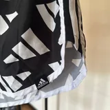 Женские беговые шорты Adidas Celeb M20 2