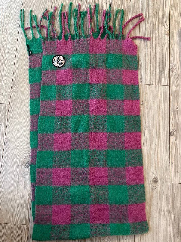 Шарф зеленый с розовым в клетку 2