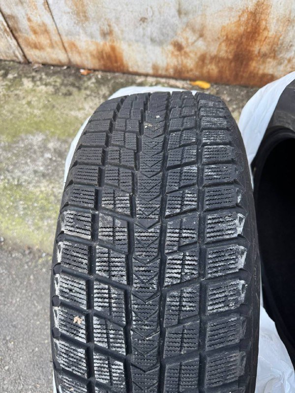 Зимняя резина Nexen и Continental 235/55/18 3