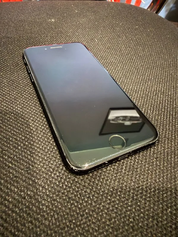 iPhone 7 64 ГБ 1
