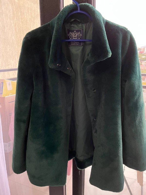Женская зеленая шуба