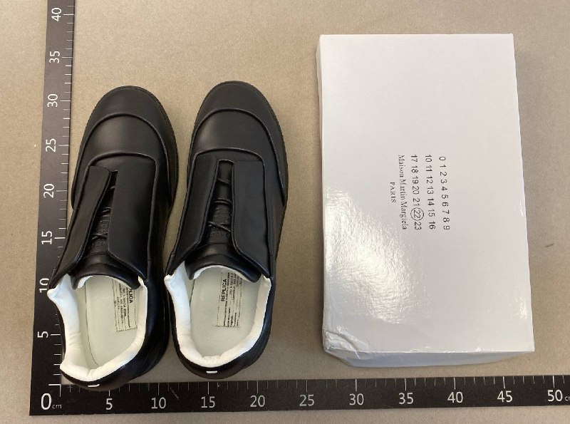Кроссовки Maison Margiela Future Low черные 44 EU