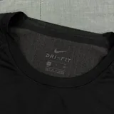 Ветровка Hummel, спортивный топ Nike, футболка Nike Pro, футболка Adidas, леггинсы Nike, топы, лонгсливы 5