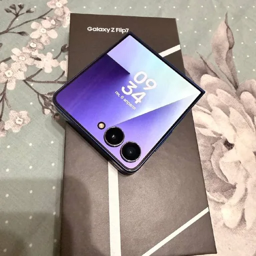 Samsung Galaxy Flip 7 12/256 GB