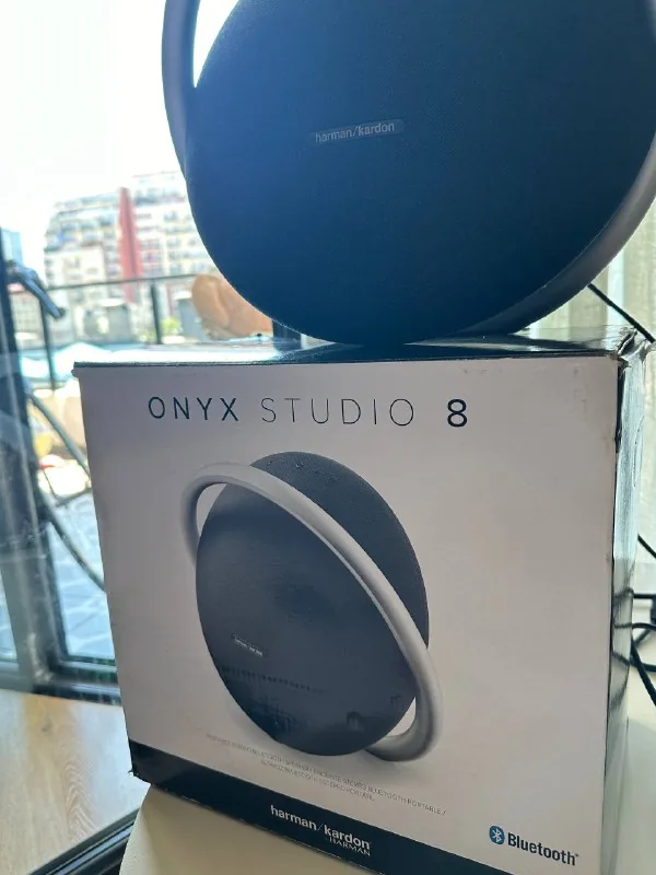 Harman Kardon Onyx Studio 8 колонка 1
