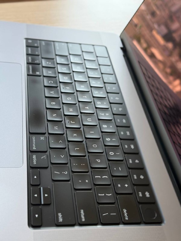 MacBook Pro 16" M1 Pro 16GB RAM 1TB SSD 2021 Space Gray 4