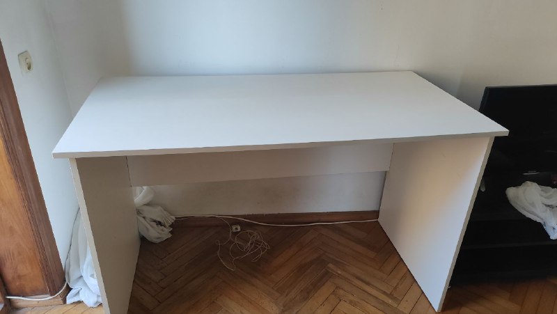 Зеркало, Стол 140x70x90, Микроволновка Kumtel 2