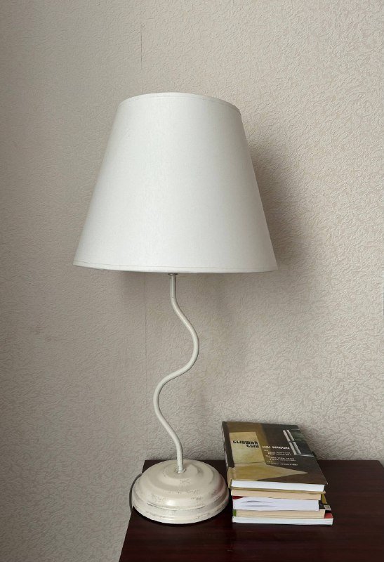 Зеркало, лампа, полка этажерка 2