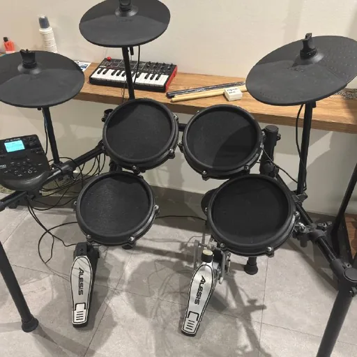 Электронная барабанная установка Alesis Nitro Mesh Kit