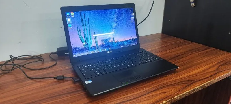 Ноутбук Asus 1
