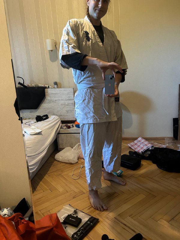 Кимоно для карате с перчатками, ракушкой и поясом