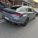 Hyundai Elantra 2022 3