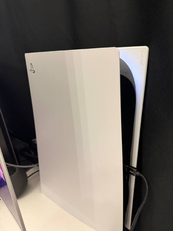 PlayStation 5 дисковая версия с играми, геймпад, провода 2