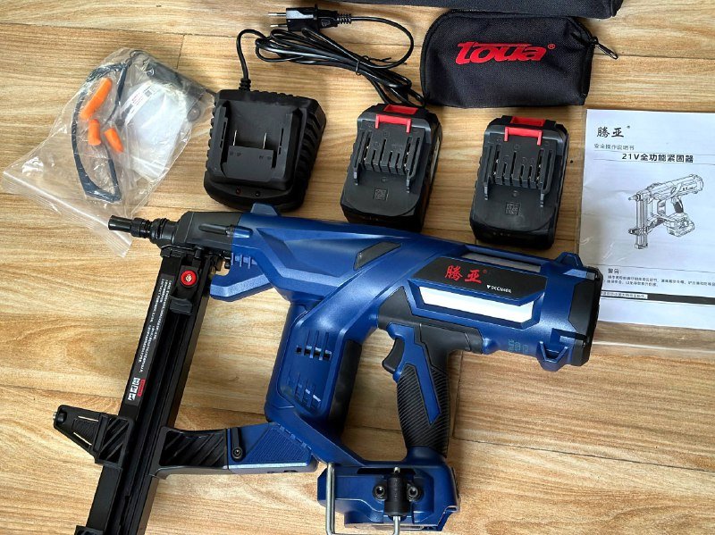 Электрический гвоздезабивной пистолет TOUA DCCN 40A с аксессуарами