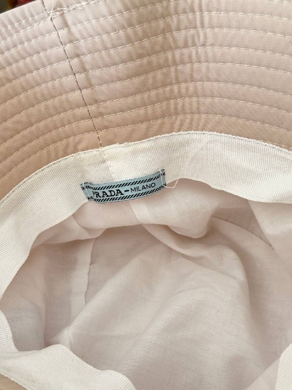 панамка Prada бежевая 2