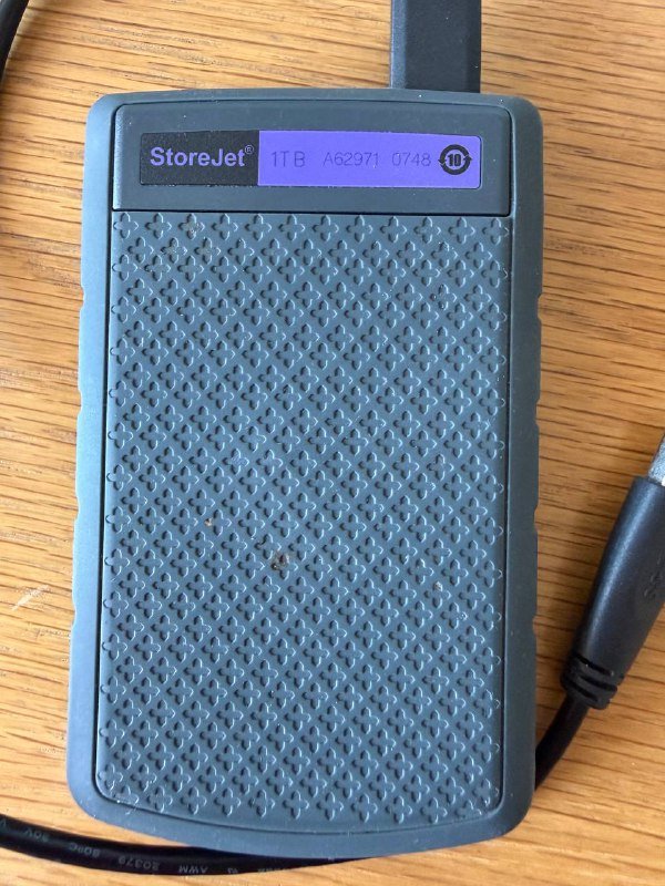 Внешний жесткий диск Transcend StoreJet 1TB, Seagate Ultra Slim 1TB