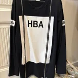 Футболки, свитер 6