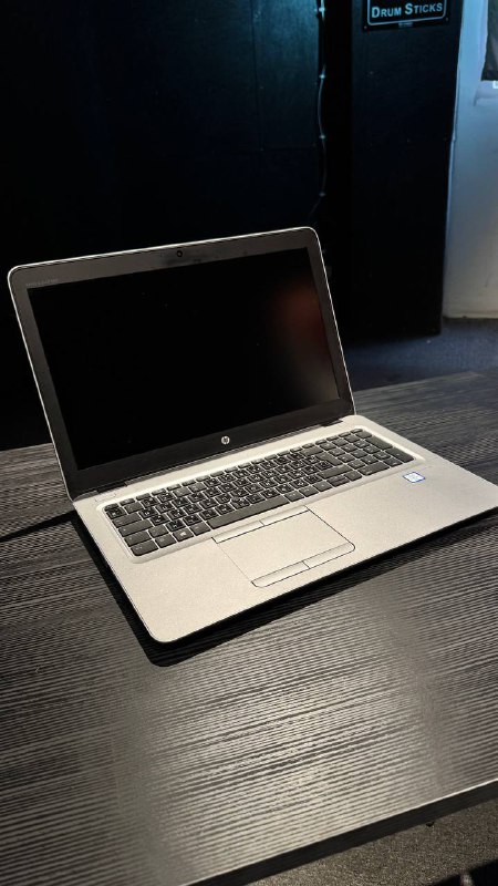 Кресло офисное, Стол офисный с ящиками 5