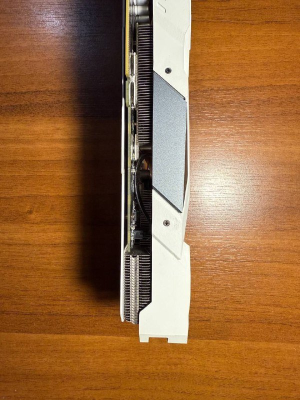 Видеокарты Gigabyte RTX 3060 12GB и 2060 Super 8GB 8