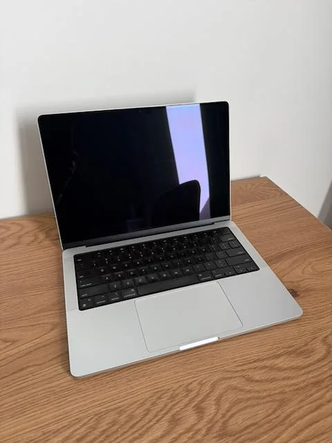 Apple MacBook Pro 14" M1 Max, 64GB, 1TB, Silver 1
