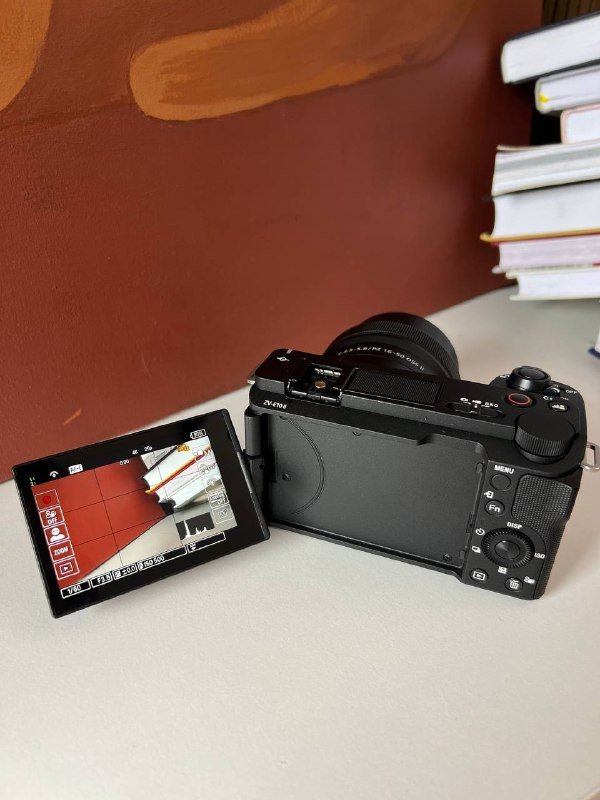 Sony ZV-E10M2K Black влоговая камера 3