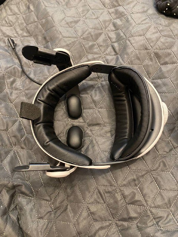 Oculus Quest 2 64GB, крепление Bobo Vr m5 plus, повербанк 6