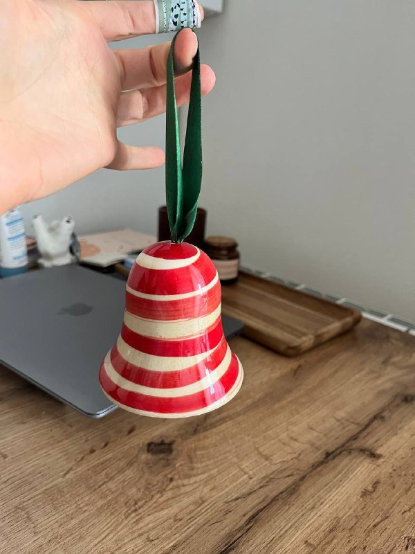 палетка Unleshia, боди мист Sol de Janeiro, карандаши Unleshia, гирлянда, керамический колокольчик 6