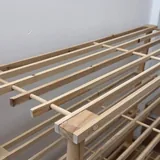 Деревянный стеллаж 2
