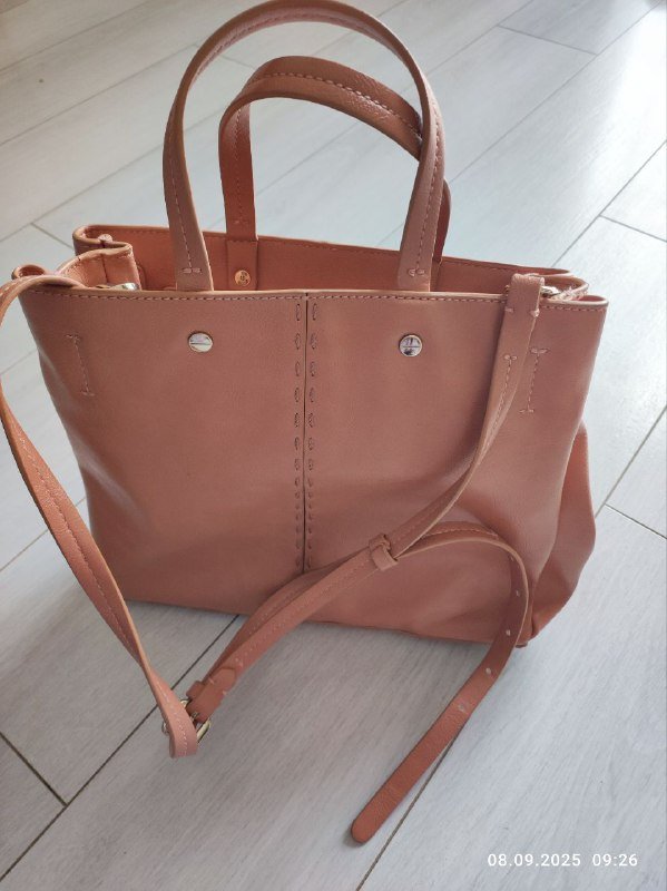 Розовая кожаная сумка, Чёрная сумка Zara