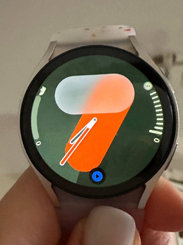 Samsung Watch 6 40mm with two extra straps 3