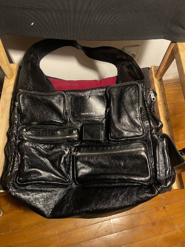 BALENCIAGA кожаная сумка