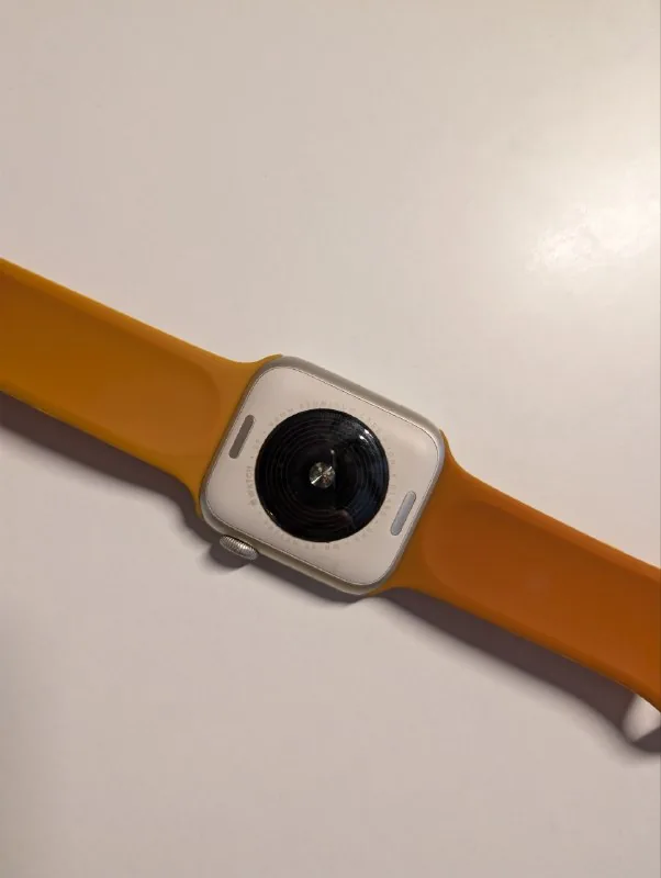 Apple Watch SE (2nd gen) 1