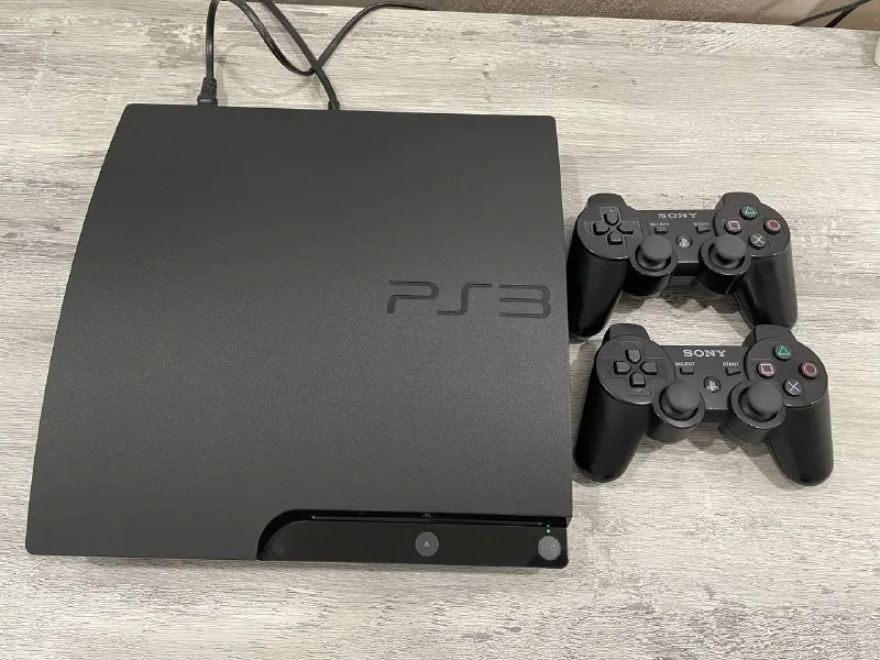 PS3 Slim, 2 геймпада 1