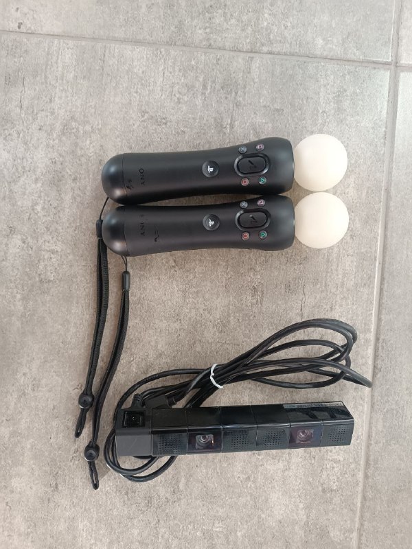 Контроллеры PS4 Move и камера PS4