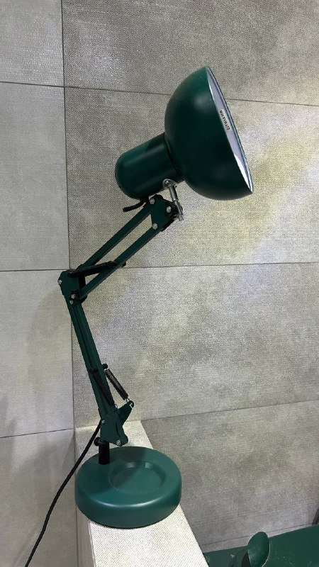 Стол, стул, торшер