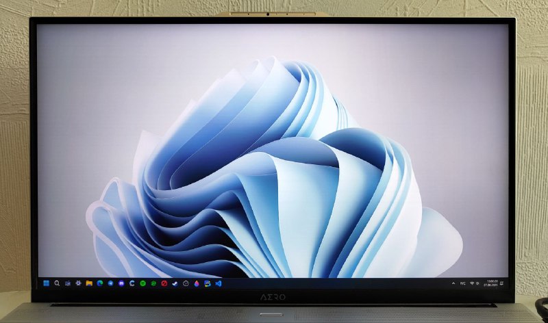 Ноутбук GIGABYTE AERO 17 XE5 без аккумулятора 3