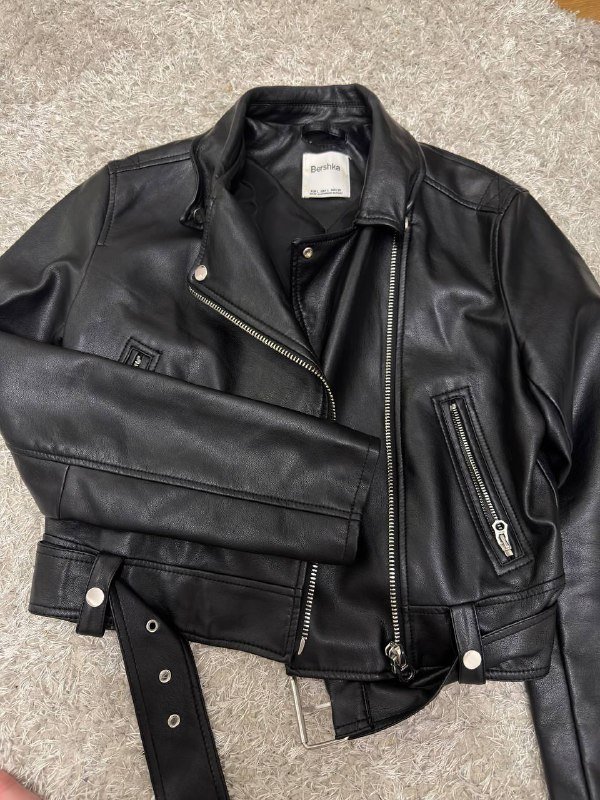 Кожаная куртка размер L укороченная
