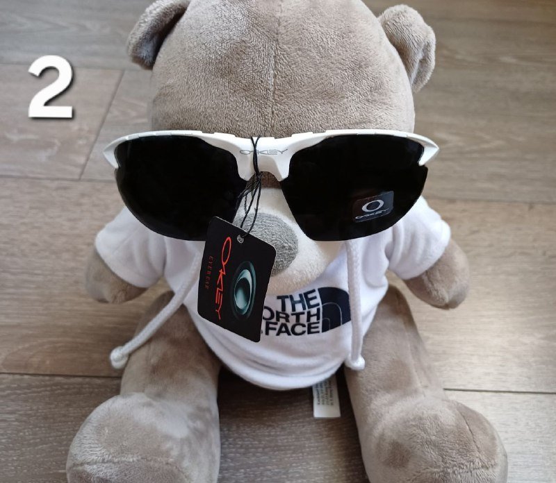 Очки солнцезащитные Oakley 3