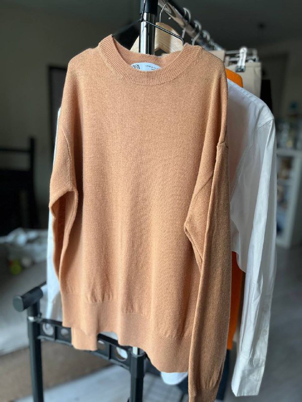 майка Uniqlo, юбки, рубашка Calvin Klein, платье Zara, свитер Zara, ботинки Timberland 3