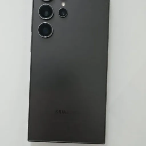 iPhone 14 Plus, S24 Ultra