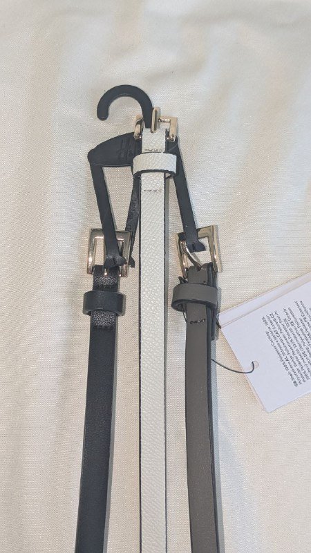 Женская одежда: ремешки, свитеры, кофты, футболки, рубашки