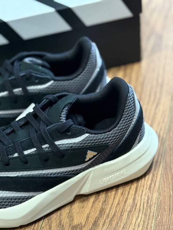 Новые кроссовки Adidas 6