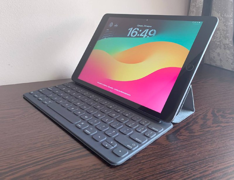 iPad 7 Space Gray 128GB с чехлом и клавиатурой 4