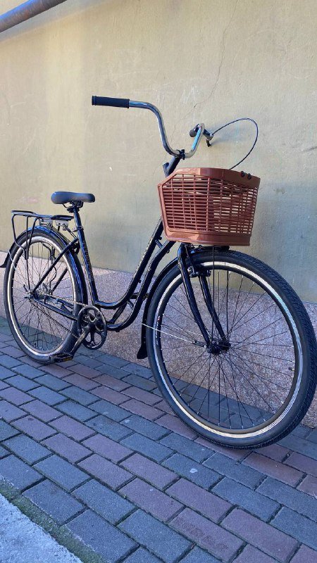 Городской велосипед с корзинкой, багажником, крыльями